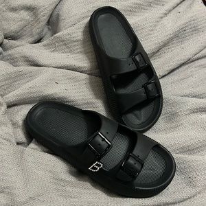 NWOB black BeBe chunky cloud slides